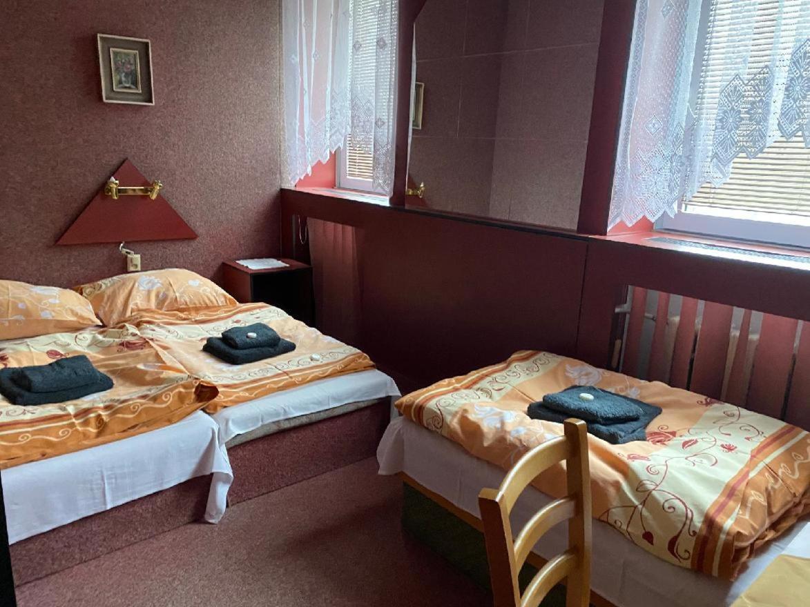 Restaurant Motel Hana Barbara Gastro Sro Ostretin Exteriör bild
