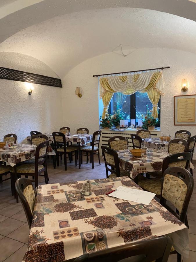 Restaurant Motel Hana Barbara Gastro Sro Ostretin Exteriör bild