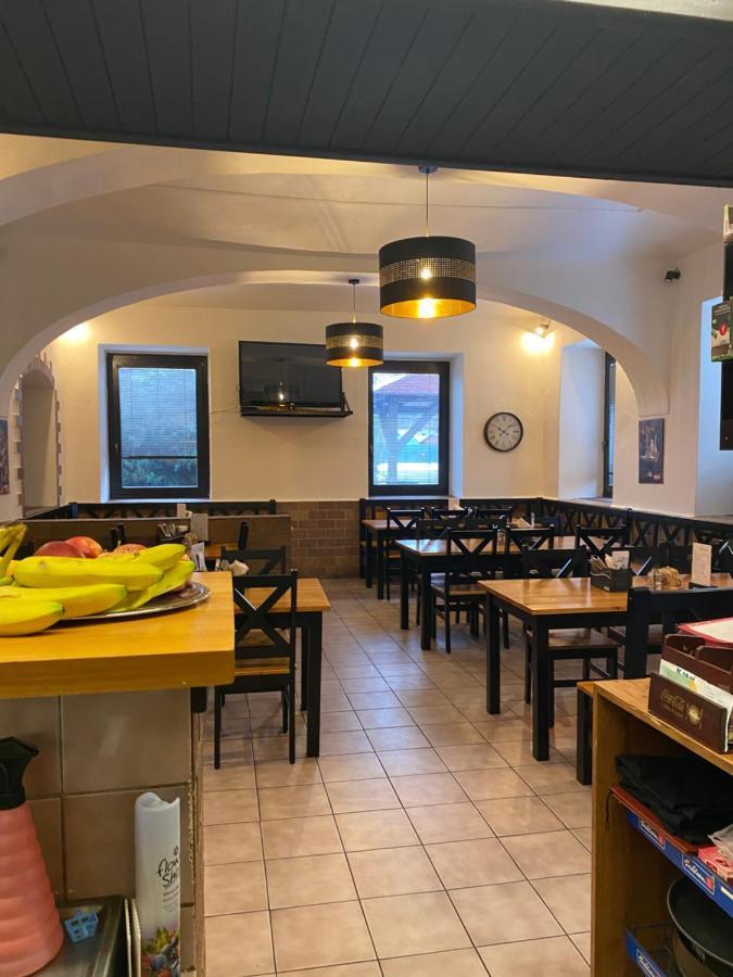 Restaurant Motel Hana Barbara Gastro Sro Ostretin Exteriör bild